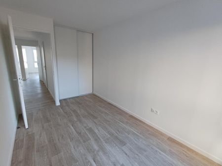 location Appartement T5 DE 97.2m² À BOBIGNY - Photo 4