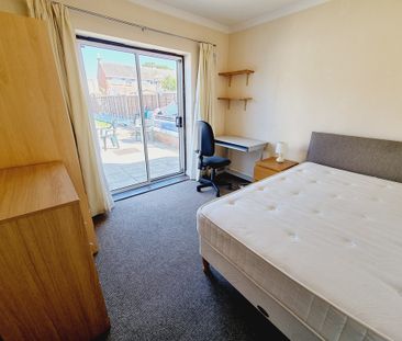 4 Bed Student Accommodation - Photo 4