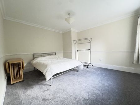 Withdean Court, Preston Park, BN1 6RN 3 bedroom apartment to rent - Photo 4