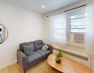 1 room apartment of 60m² in Montreal - Photo 1