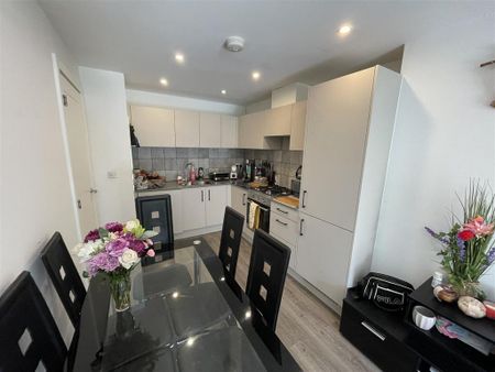 3 bedroom terraced house to rent - Photo 5