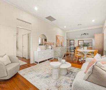 CLASSIC CHARM MEETS MODERN TOUCHES... - Photo 1
