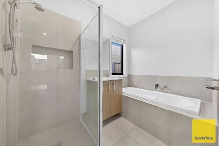 Live Smarter. Live Stylish. Live Here. - Photo 4