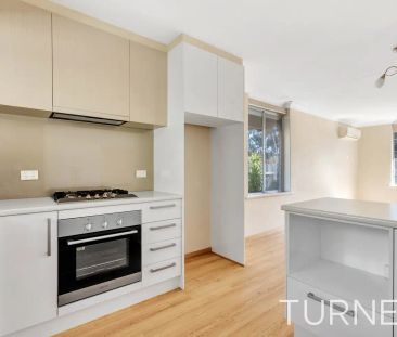 “Stylishly Renovated, Fantastic Convenient Location, Private Yard, ... - Photo 4