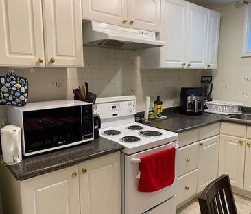 For Lease - 922 Briar Hill Avenue Unit# Basement, Toronto, Ontario - Photo 3