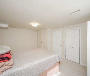 For Lease - 2444 WOBURN Crescent, Oakville, Ontario - Photo 2