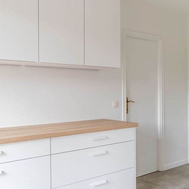 Appartement te huur in Ukkel voor € 1.800 met 3 slaapkamers - Photo 1