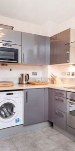 Mapleton Road, SW18 4GB, London - Photo 4