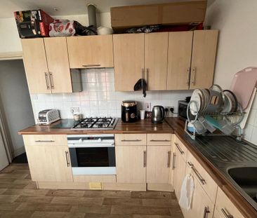 1 bedroom in a flat share to rent - Photo 4