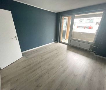 3-Zimmer Wohnung in Berlin Reinickendorf mit Balkon f&uuml;r Renovi... - Photo 5