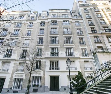 Appartement à louer rue du Mont Cenis, Paris 18ème - Photo 3