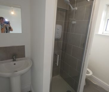 Egerton Road Flat 1 - Photo 2