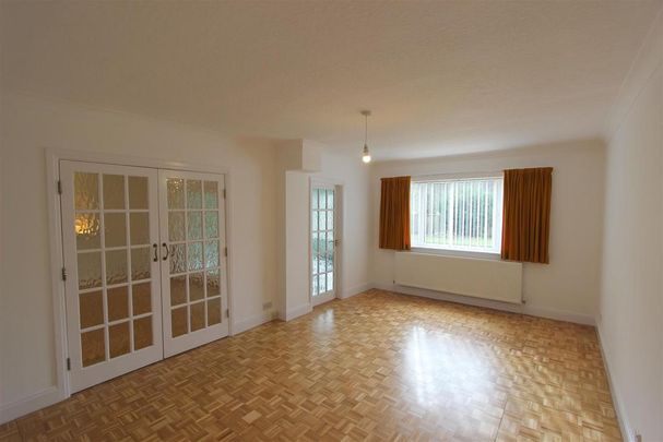 5 bedroom detached house to rent - Photo 1