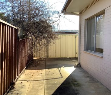 NEAT TWO BEDROOM UNIT! - Photo 6