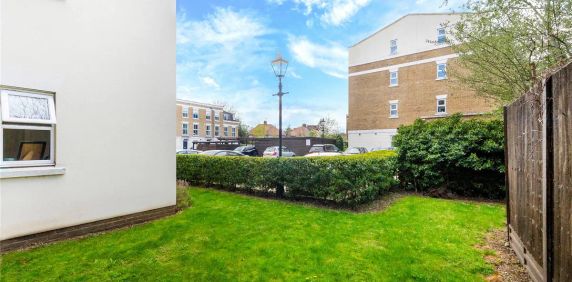 1 bedroom flat in Wadham Mews - Photo 2