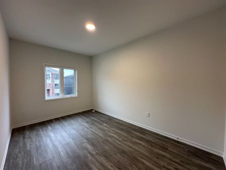 For Lease - 36 Helmkay Avenue, Richmond Hill, Ontario - Photo 3