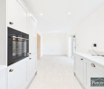 3 bedroom detached house to rent - Photo 5