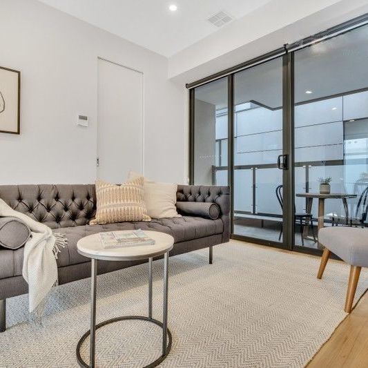 Preston's Best at Your Doorstep - Brilliant Location, Stylish Space - Photo 1