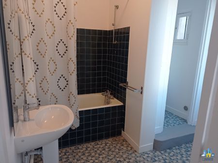 Location Maison 2 pièces 58m² COURBEVOIE 92400 - Photo 4