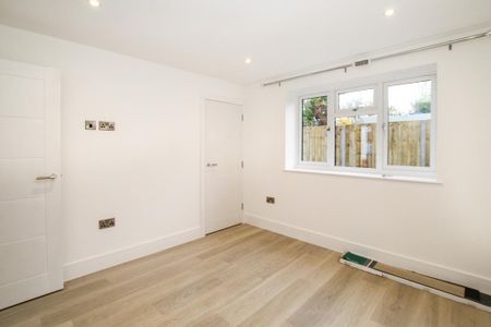 3 bedroom detached house to rent - Photo 4