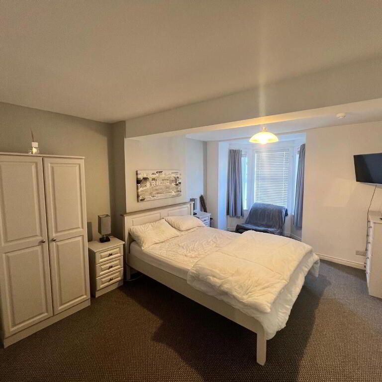 37 Causeway Street, Portrush, BT56 8AB - Photo 1