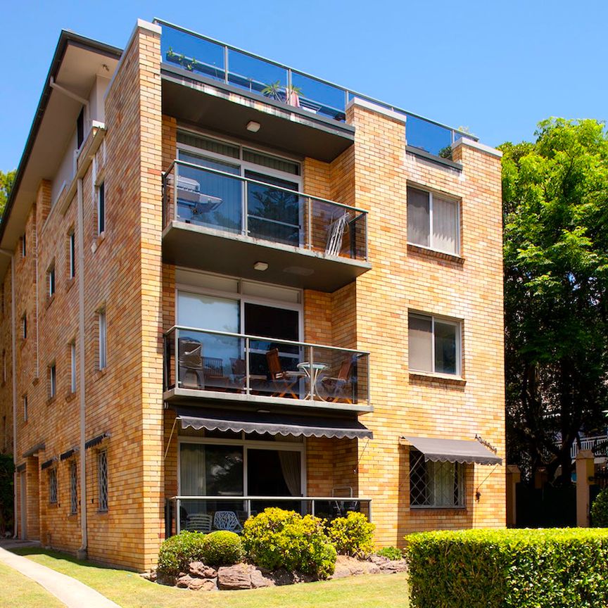 3/2A Ashburner Street, Manly. - Photo 1