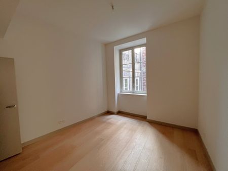 APPARTEMENT T4 A LOUER - LYON 2EME ARRONDISSEMENT - 80.94 m2 - 1 820 € charges comprises par mois - Photo 4