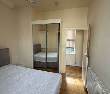 Room in a Shared Flat, Waverley St, NG7 - Photo 2