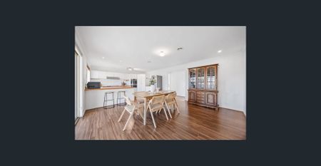 Beautiful Family Home in Berwick - Photo 5