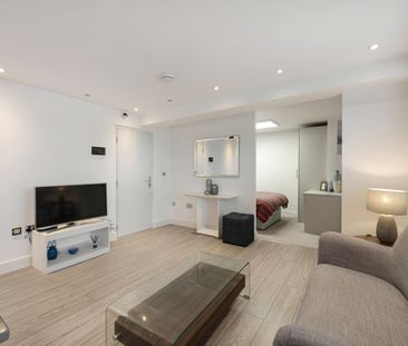 1 bed Apartment To Let - Photo 1