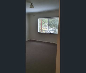 Central, Convenient & Low-Maintenance - Photo 2