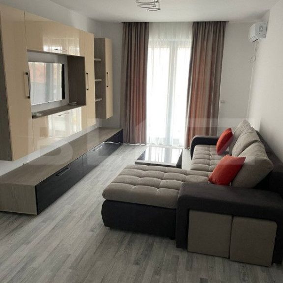 Apartament cu 3 camere, 100 mp, zona cartier 1Mai - Fotografie 1
