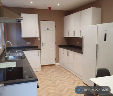 1 bedroom in a house share to rent - Photo 4