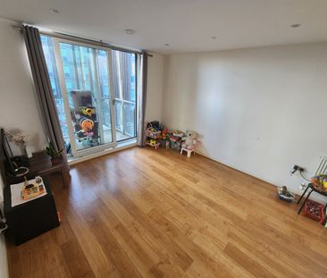 1 Bed Flat, Burgoyne House, TW8 - Photo 2