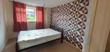 2 bedroom ground floor maisonette to rent - Photo 4