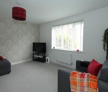 3 bedroom detached house to rent - Photo 2