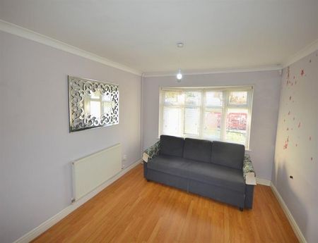 3 Bedroom Terraced To Let - Photo 2