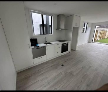 New built town house with parking - Photo 6