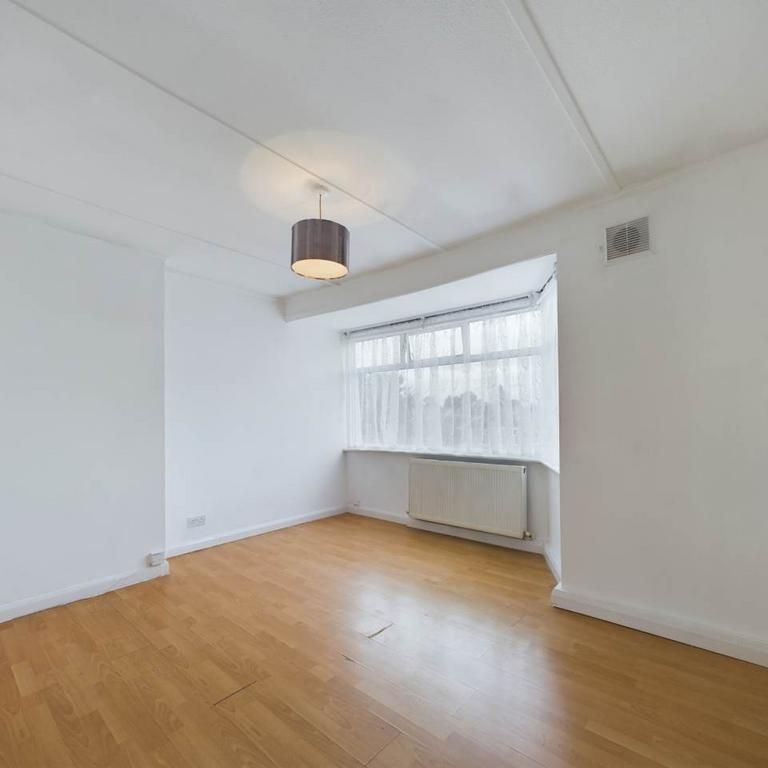 3 bedroom flat to rent - Photo 1