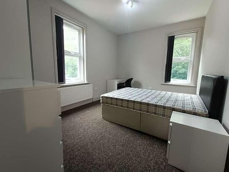 Furzedown Road, SO17 - Photo 4