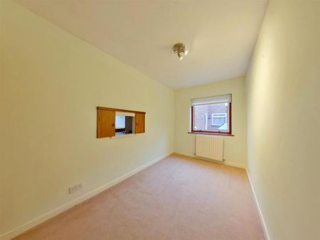 4 bedroom detached house to rent - Photo 4