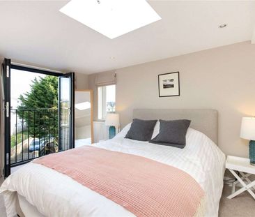 A beautifully presented four bedroom family period house in Wimbled... - Photo 5