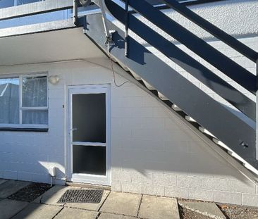 Two bedroom unit on Gloucester! - Photo 3