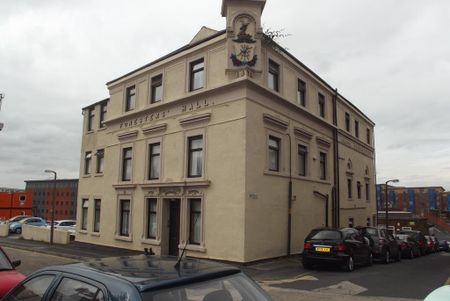 1 bedroom in a house share to rent - Photo 2