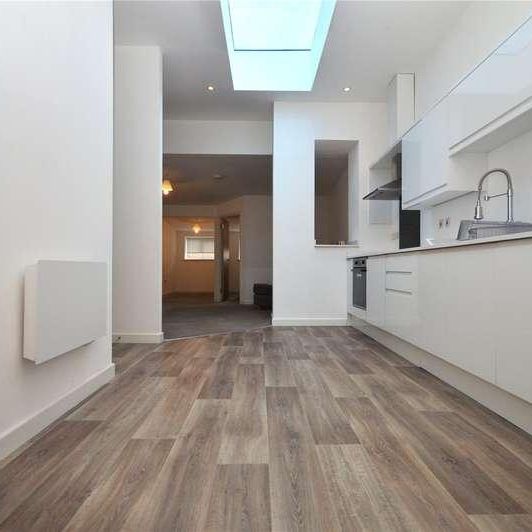 Hunters House, Edgeware Road, Swindon, SN1 - Photo 1