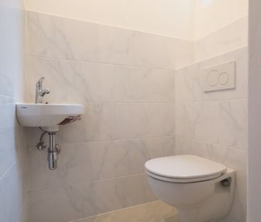 ++NEU++Kernsanierter Altbau ERSTBEZUG, 3 getrennte Zimmer+Küche in ... - Photo 1