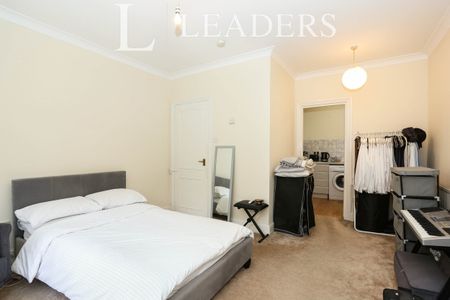 studio to rent Horniman Grange, 68 London Road, London, SE23 - Photo 3