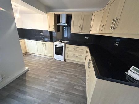 2 bedroom semi-detached house to rent - Photo 5