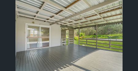 Neat 2-Bed Gem in Blackstone - Perfect for Easy Living! - Photo 4