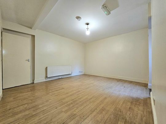 3 bedroom maisonette to rent - Photo 1